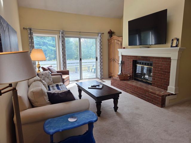 40 Davis Rd Unit J6, Plymouth, NH 03264