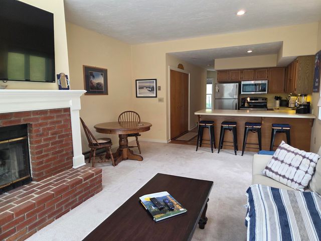 40 Davis Rd Unit J6, Plymouth, NH 03264