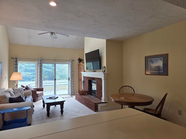 40 Davis Rd Unit J6, Plymouth, NH 03264