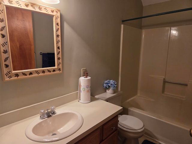 40 Davis Rd Unit J6, Plymouth, NH 03264