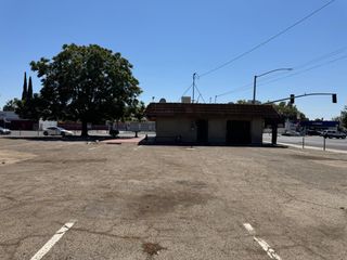 4605 E Belmont Avenue, Fresno, CA 93702