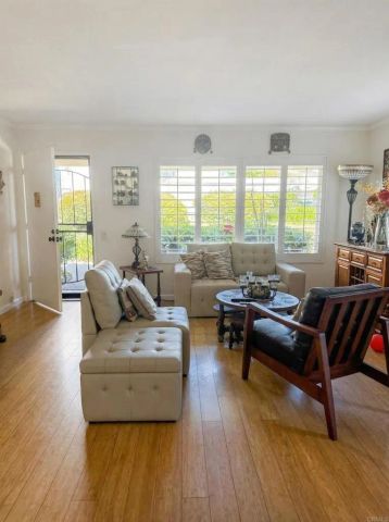 7975 Playmor Ter, San Diego, CA 92122