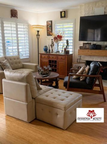 7975 Playmor Ter, San Diego, CA 92122