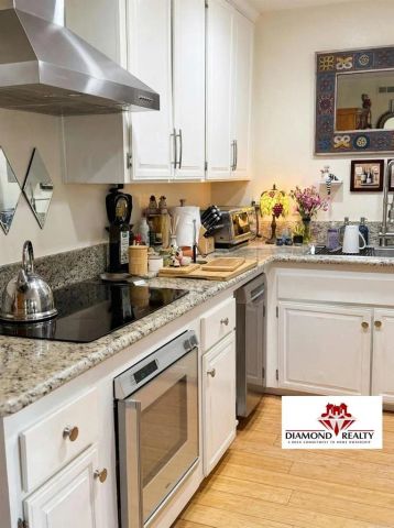 7975 Playmor Ter, San Diego, CA 92122