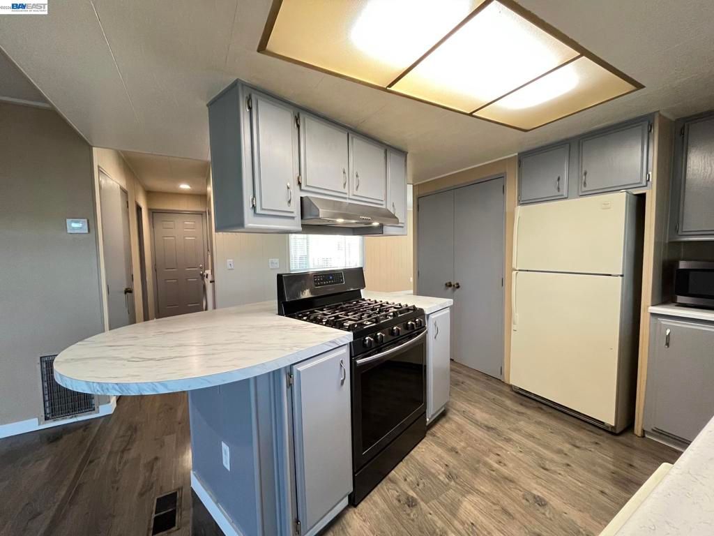 Image 10 of property listing at 28830 Granada Dr., Hayward, CA 94544