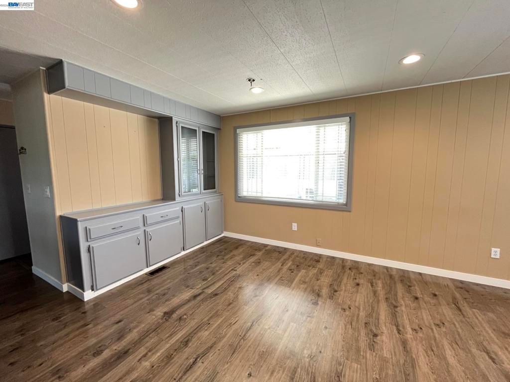Image 5 of property listing at 28830 Granada Dr., Hayward, CA 94544