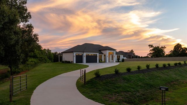 1730 Riveroak Road, Inman, SC 29349