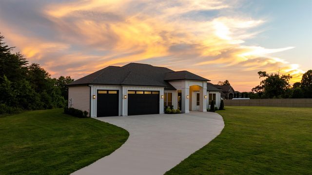 1730 Riveroak Road, Inman, SC 29349