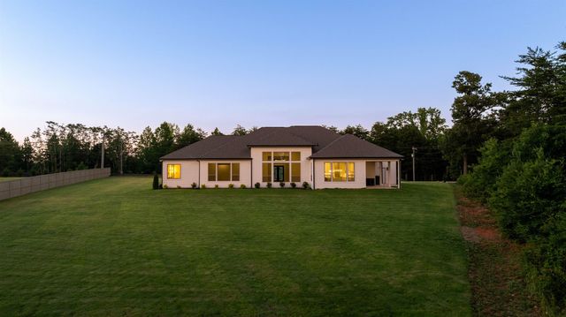 1730 Riveroak Road, Inman, SC 29349