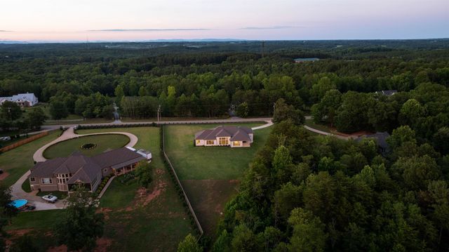 1730 Riveroak Road, Inman, SC 29349