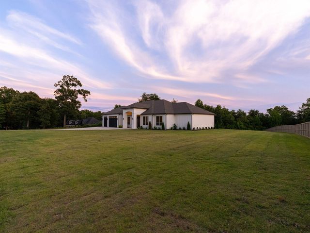 1730 Riveroak Road, Inman, SC 29349