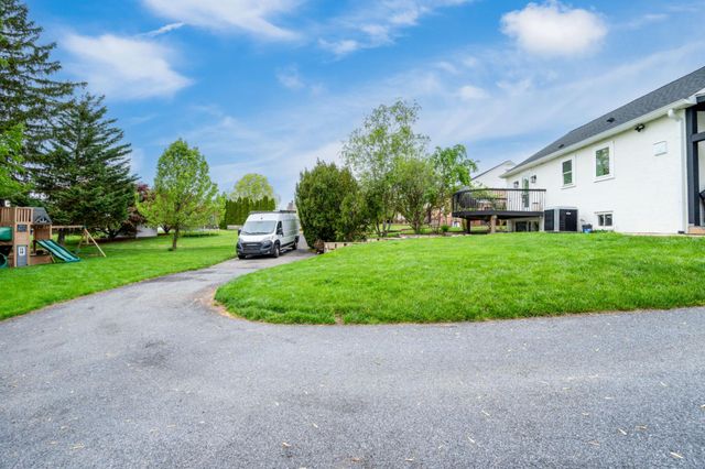 520 ELM ST, Denver, PA 17517