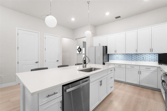 7636 N Blue Spring Drive 7636, Parkland, FL 33067