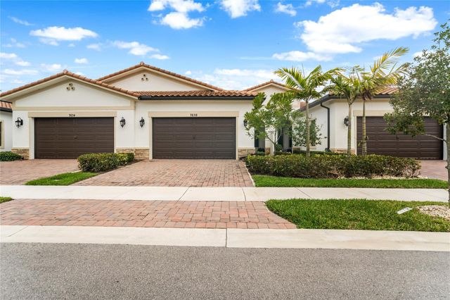 7636 N Blue Spring Drive 7636, Parkland, FL 33067