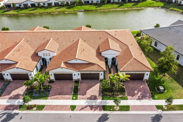 7636 N Blue Spring Drive 7636, Parkland, FL 33067