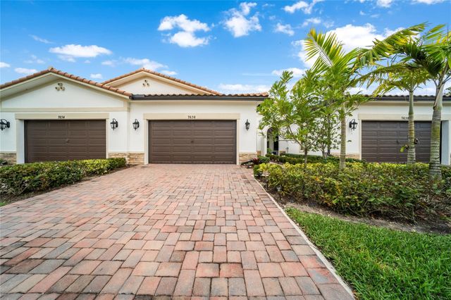 7636 N Blue Spring Drive 7636, Parkland, FL 33067