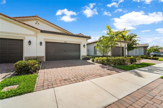 7636 N Blue Spring Drive 7636, Parkland, FL 33067
