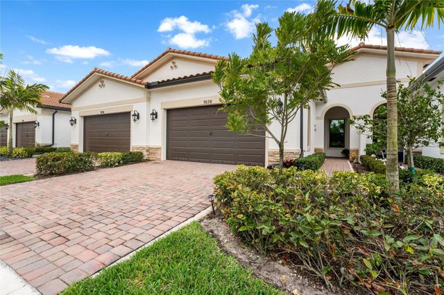 7636 N Blue Spring Drive 7636, Parkland, FL 33067