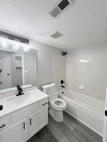 7450 Ridge Edge Court, B, Florence, KY 41042