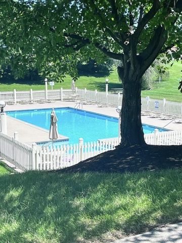 7450 Ridge Edge Court, B, Florence, KY 41042