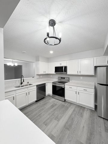 7450 Ridge Edge Court, B, Florence, KY 41042