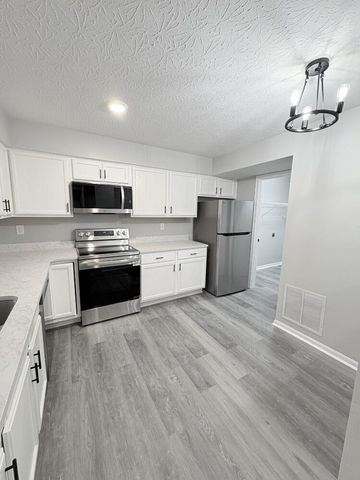 7450 Ridge Edge Court, B, Florence, KY 41042