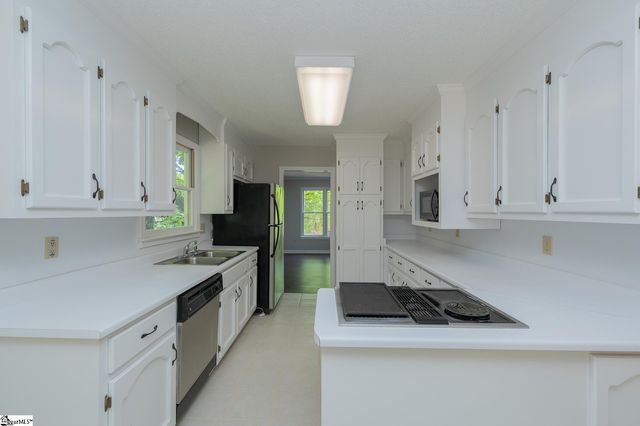 10 Fox Ridge Way, Taylors, SC 29687