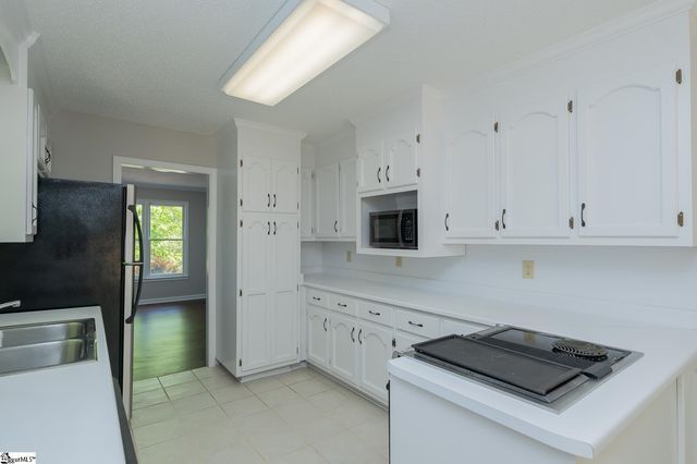 10 Fox Ridge Way, Taylors, SC 29687