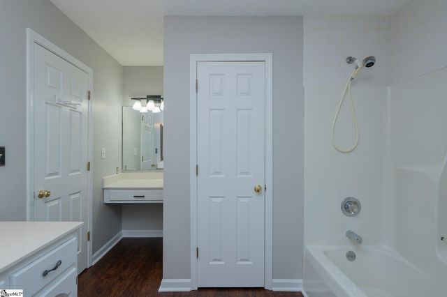 10 Fox Ridge Way, Taylors, SC 29687