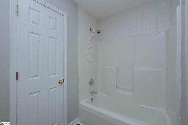 10 Fox Ridge Way, Taylors, SC 29687