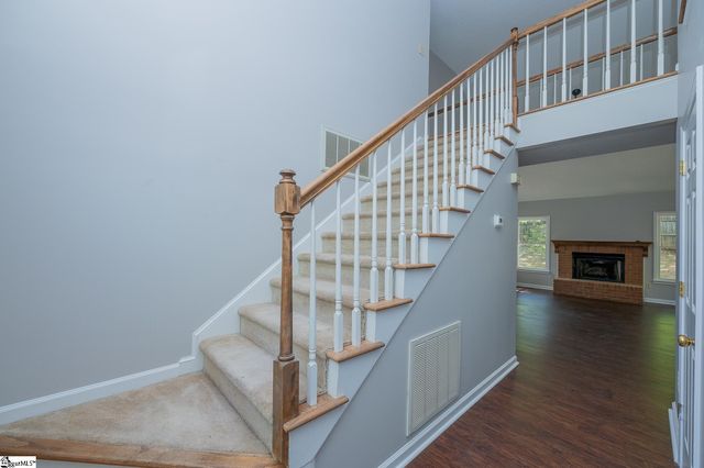 10 Fox Ridge Way, Taylors, SC 29687