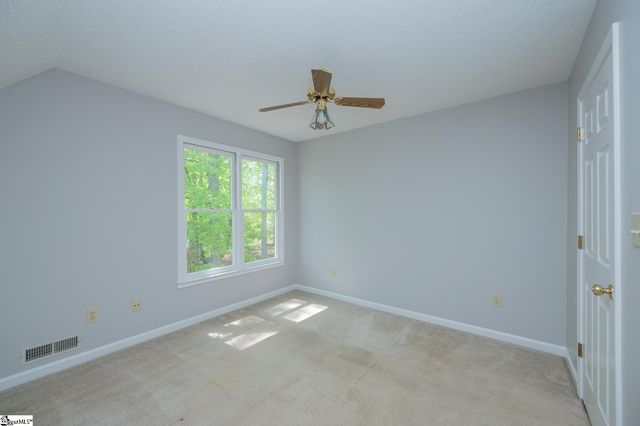 10 Fox Ridge Way, Taylors, SC 29687