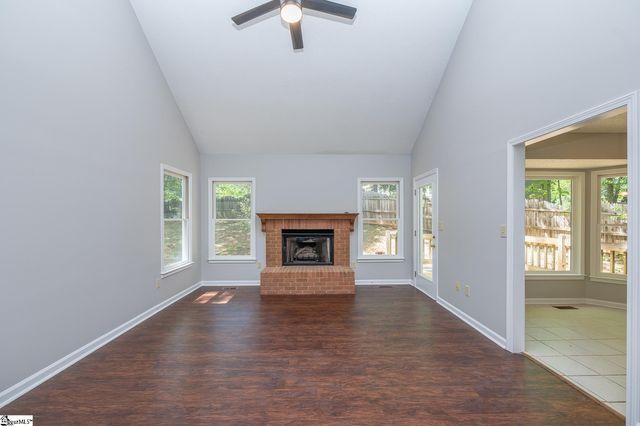 10 Fox Ridge Way, Taylors, SC 29687