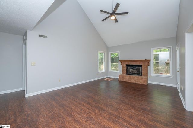 10 Fox Ridge Way, Taylors, SC 29687