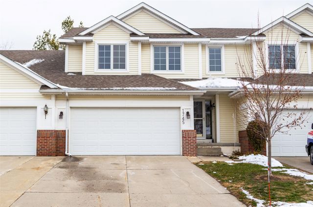 1745 Waters Edge Drive, Pleasant Hill, IA 50327