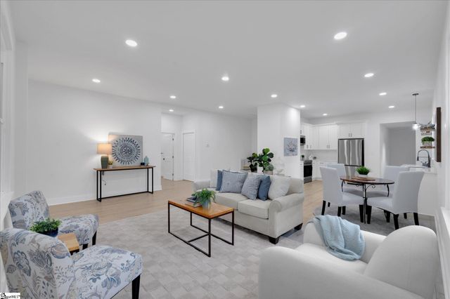 20 4th Avenue, Greenville, SC 29611