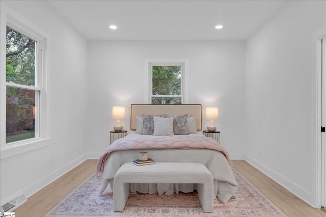 20 4th Avenue, Greenville, SC 29611