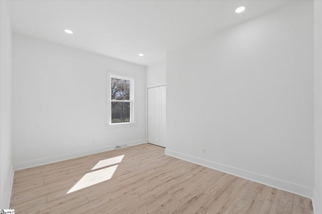 20 4th Avenue, Greenville, SC 29611