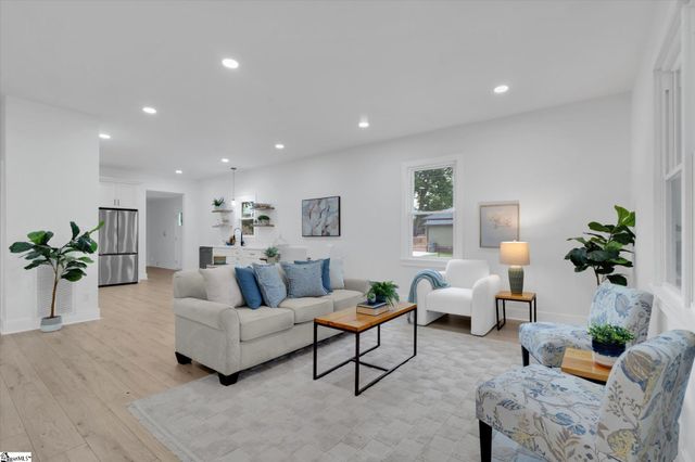 20 4th Avenue, Greenville, SC 29611