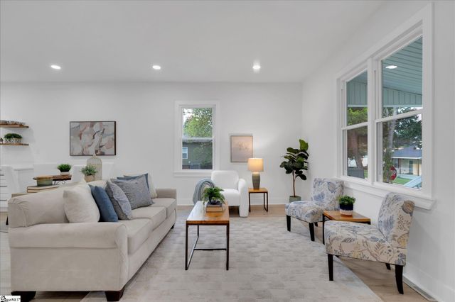 20 4th Avenue, Greenville, SC 29611
