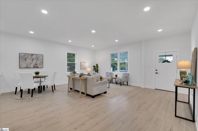 20 4th Avenue, Greenville, SC 29611