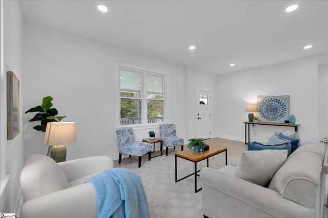 20 4th Avenue, Greenville, SC 29611