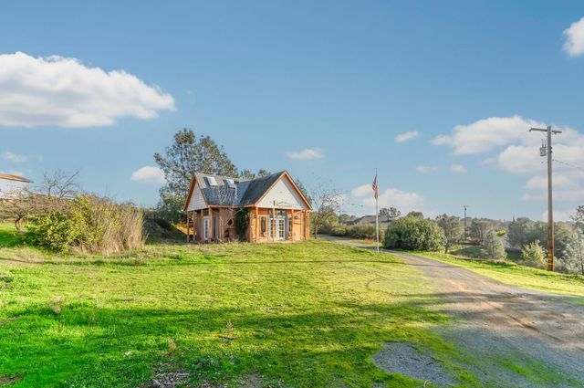 6808 Baldwin St, Valley Springs, CA 95252