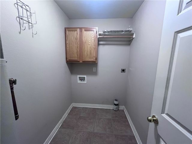 2060 Ravenwood B, Siloam Springs, AR 72761