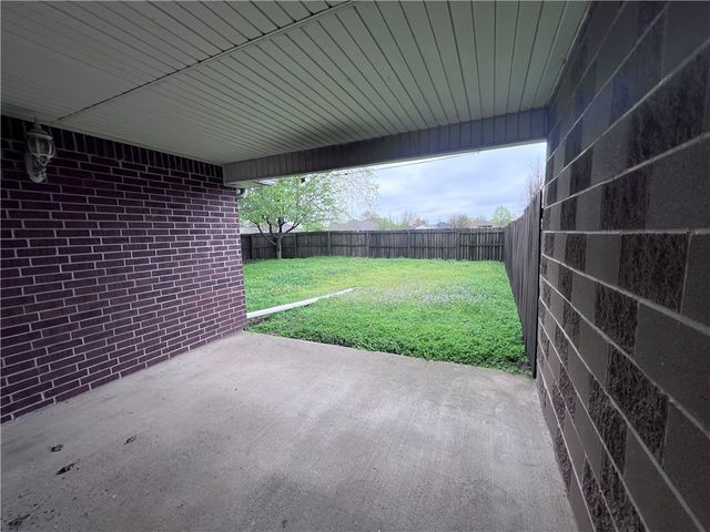 2060 Ravenwood B, Siloam Springs, AR 72761