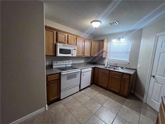 2060 Ravenwood B, Siloam Springs, AR 72761