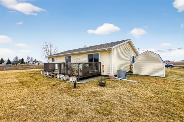 2442 N Mackinaw Road, Pinconning, MI 48650
