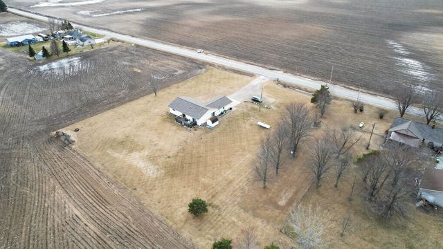 2442 N Mackinaw Road, Pinconning, MI 48650