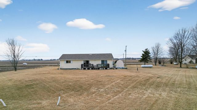 2442 N Mackinaw Road, Pinconning, MI 48650