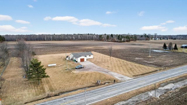 2442 N Mackinaw Road, Pinconning, MI 48650